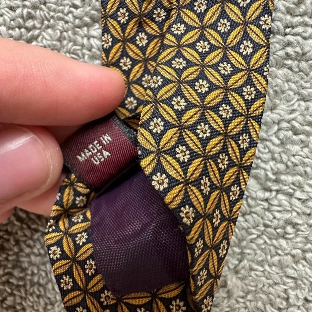 Jos A Bank Corporate Collection Silk Tie Gold Black Geometric Floral Medallion